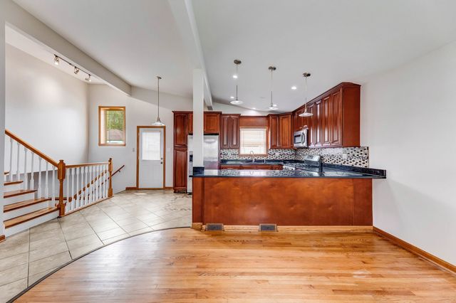 10725 S Rutherford Avenue, Worth, IL 60482