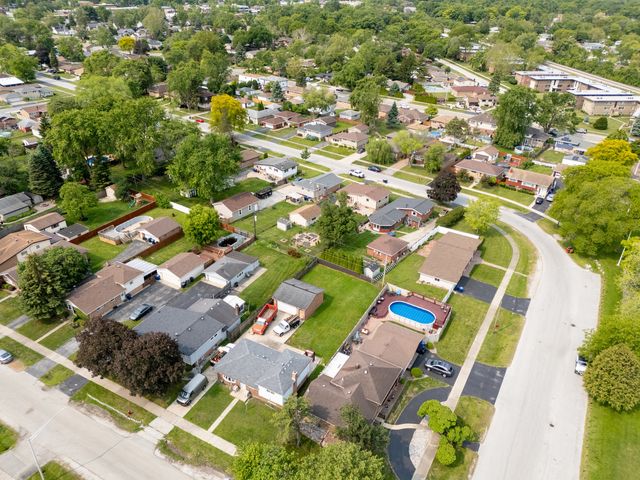 10725 S Rutherford Avenue, Worth, IL 60482
