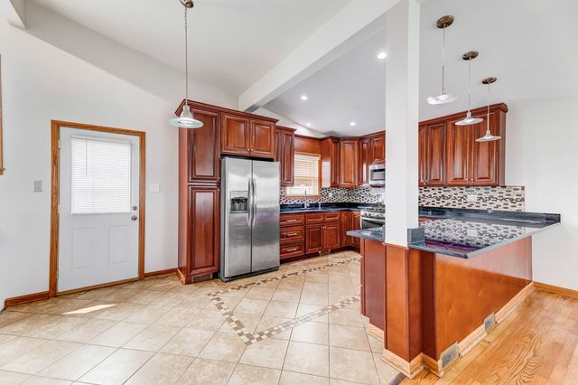 10725 S Rutherford Avenue, Worth, IL 60482