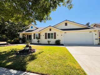 5824 E Kaviland Avenue, Fresno, CA 93727