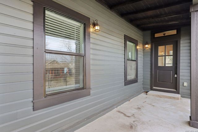 826 Dawson, San Antonio, TX 78202