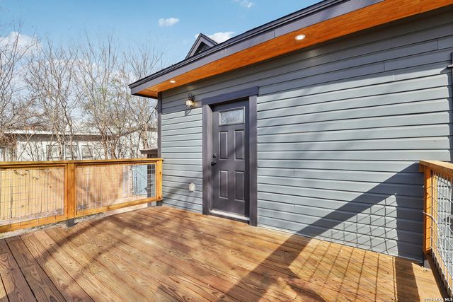 826 Dawson, San Antonio, TX 78202