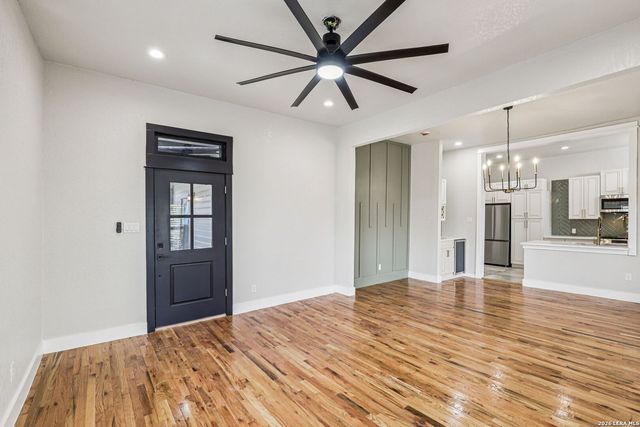 826 Dawson, San Antonio, TX 78202