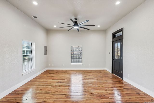 826 Dawson, San Antonio, TX 78202