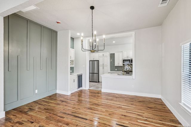 826 Dawson, San Antonio, TX 78202