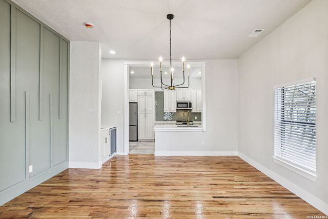 826 Dawson, San Antonio, TX 78202