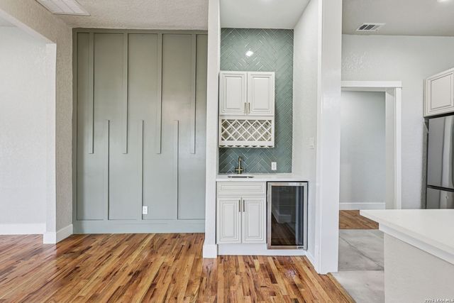 826 Dawson, San Antonio, TX 78202