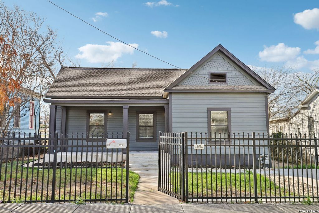 826 Dawson, San Antonio, TX 78202