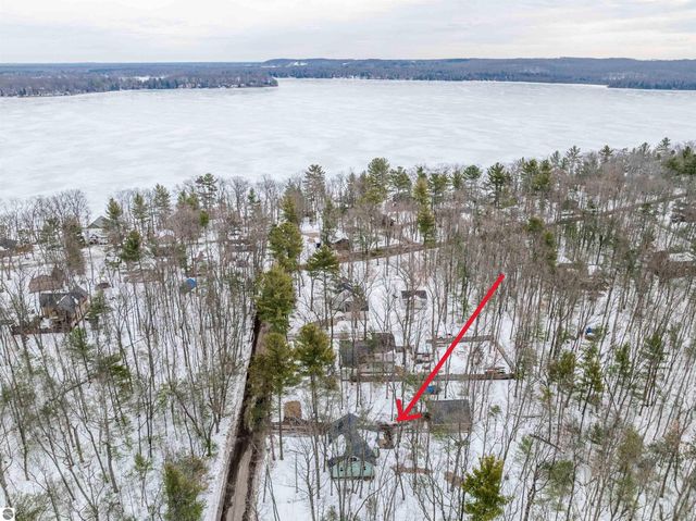 8868 Park Lane, Interlochen, MI 49643