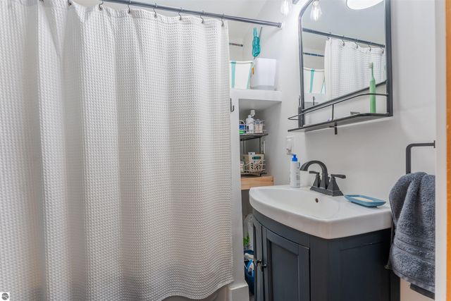 8868 Park Lane, Interlochen, MI 49643