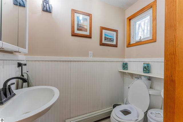 8868 Park Lane, Interlochen, MI 49643