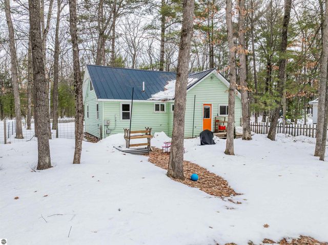 8868 Park Lane, Interlochen, MI 49643