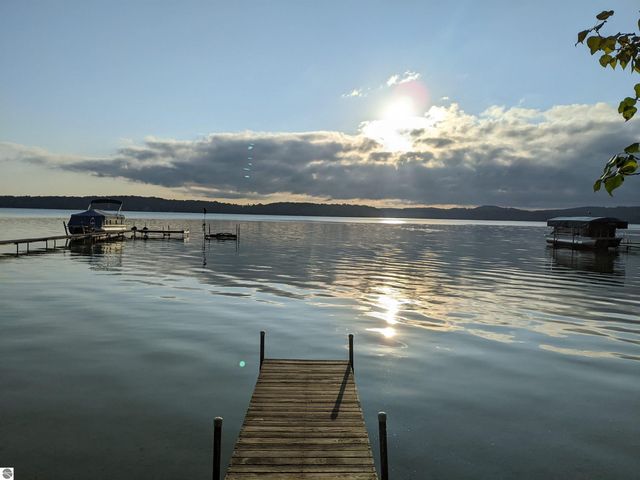 8868 Park Lane, Interlochen, MI 49643