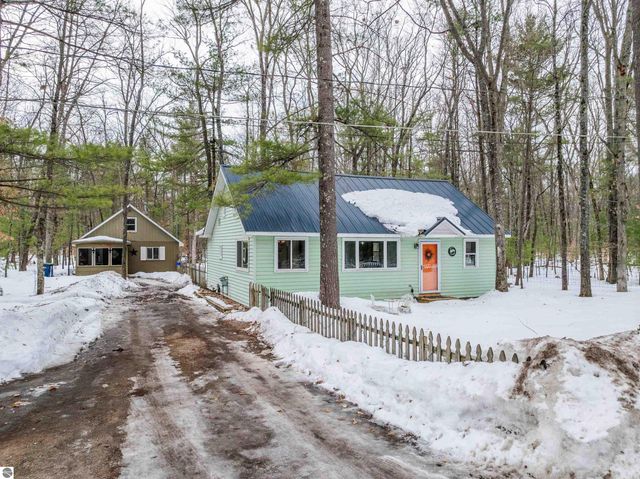 8868 Park Lane, Interlochen, MI 49643