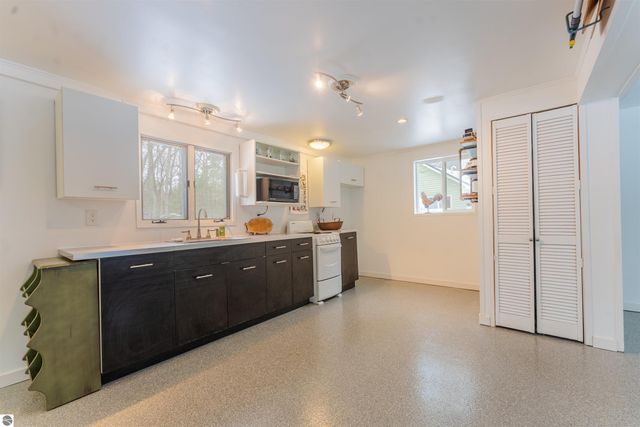 8868 Park Lane, Interlochen, MI 49643