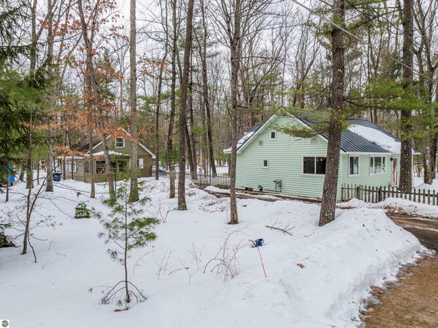 8868 Park Lane, Interlochen, MI 49643
