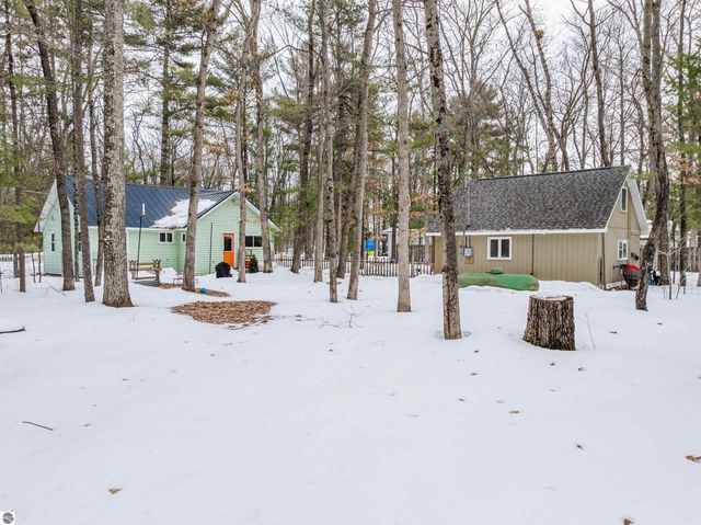 8868 Park Lane, Interlochen, MI 49643