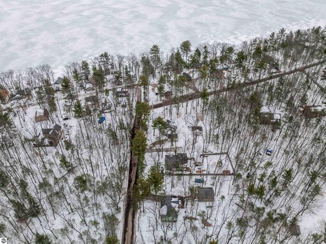 8868 Park Lane, Interlochen, MI 49643