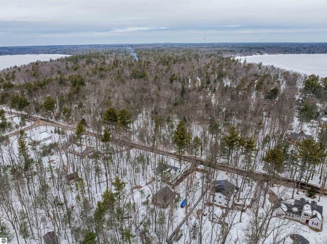 8868 Park Lane, Interlochen, MI 49643