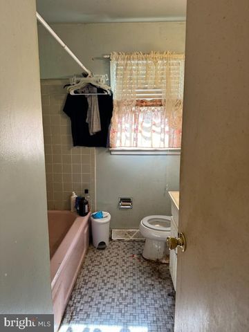 514 BEVERLY DR, Magnolia, NJ 08049