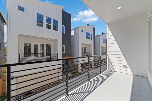 810 Elkhart Street D, Houston, TX 77091