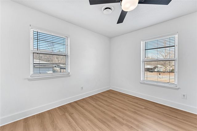 1925 S Custer Lane, Fayetteville, AR 72701