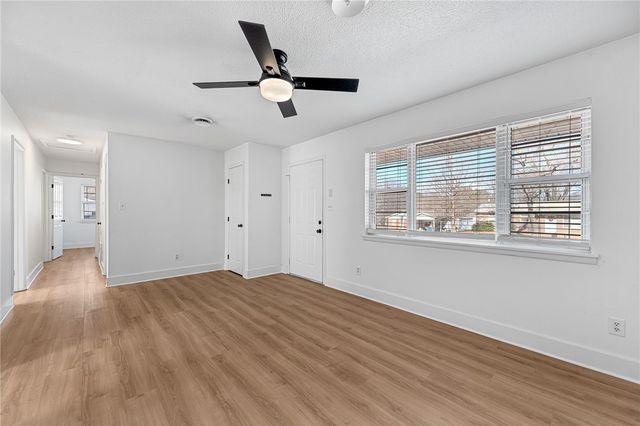 1925 S Custer Lane, Fayetteville, AR 72701