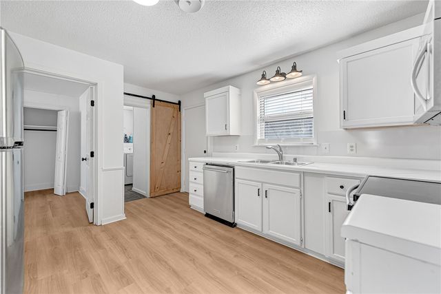 1925 S Custer Lane, Fayetteville, AR 72701