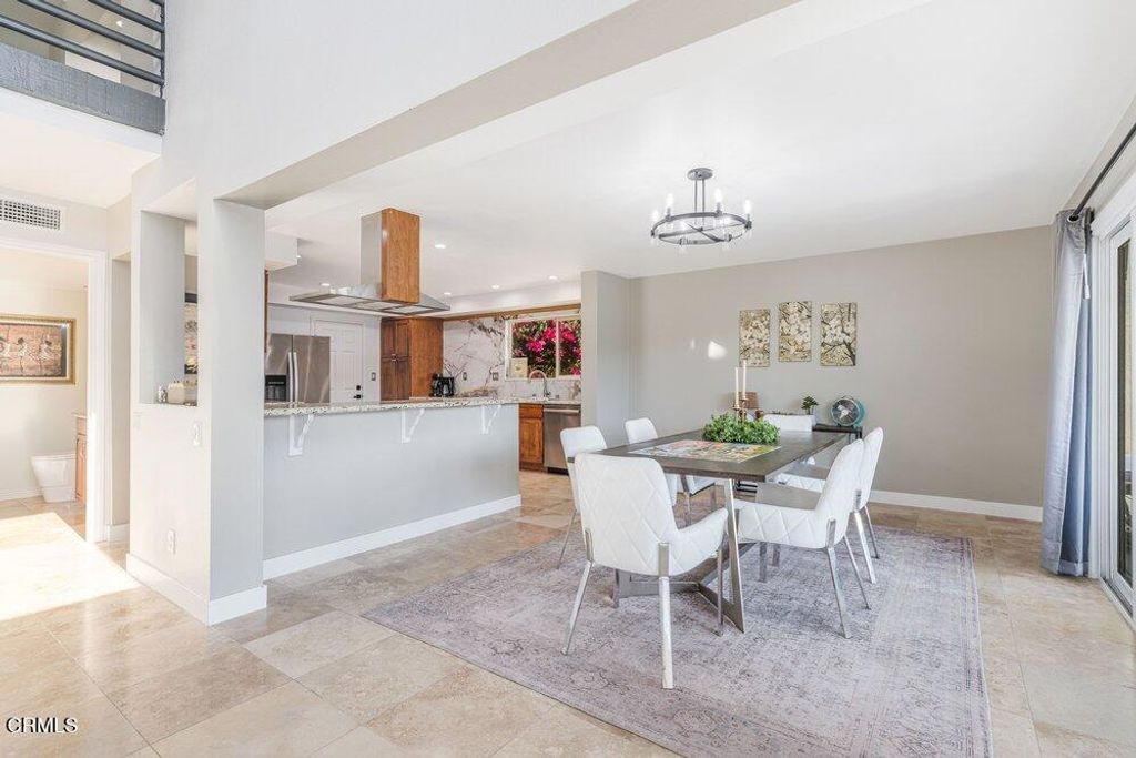 Image 13 of property listing at 2431 Victoria Avenue, Oxnard, CA 93035