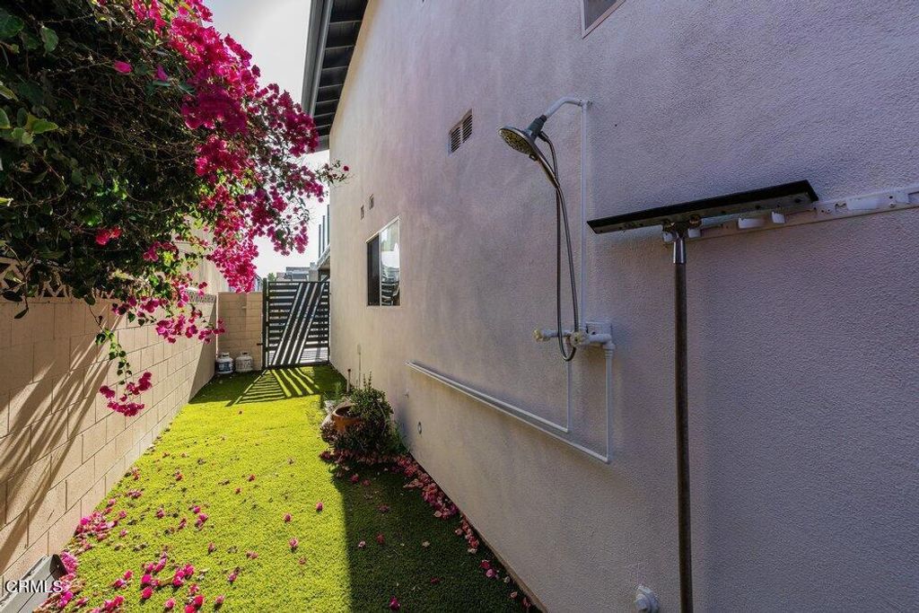 Image 52 of property listing at 2431 Victoria Avenue, Oxnard, CA 93035