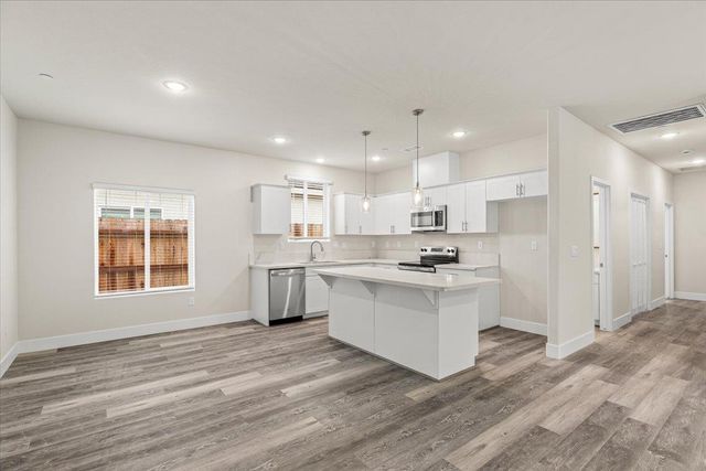 1415 Villa Way, Modesto, CA 95351