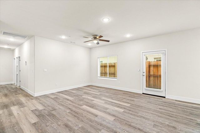 1415 Villa Way, Modesto, CA 95351