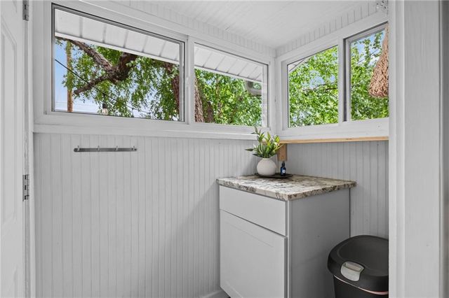 27 W 74th Street, Kansas City, MO 64114