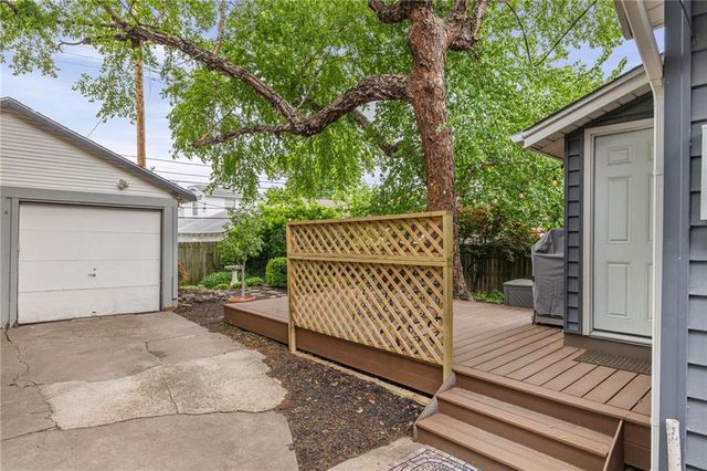 27 W 74th Street, Kansas City, MO 64114