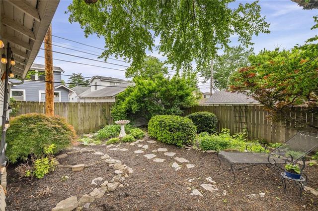 27 W 74th Street, Kansas City, MO 64114