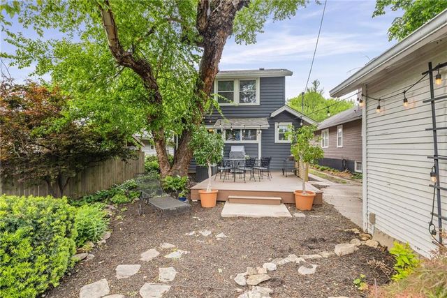 27 W 74th Street, Kansas City, MO 64114