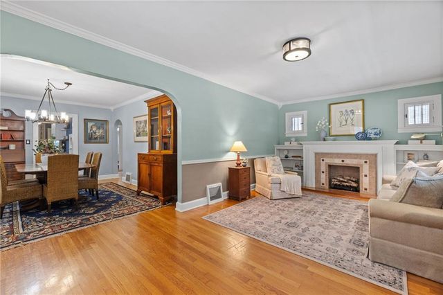 27 W 74th Street, Kansas City, MO 64114