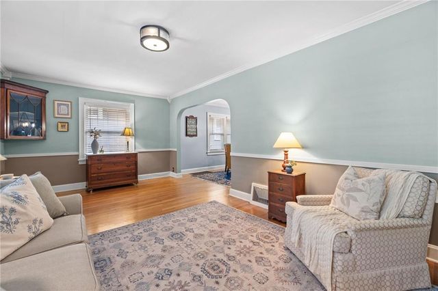 27 W 74th Street, Kansas City, MO 64114