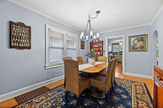 27 W 74th Street, Kansas City, MO 64114