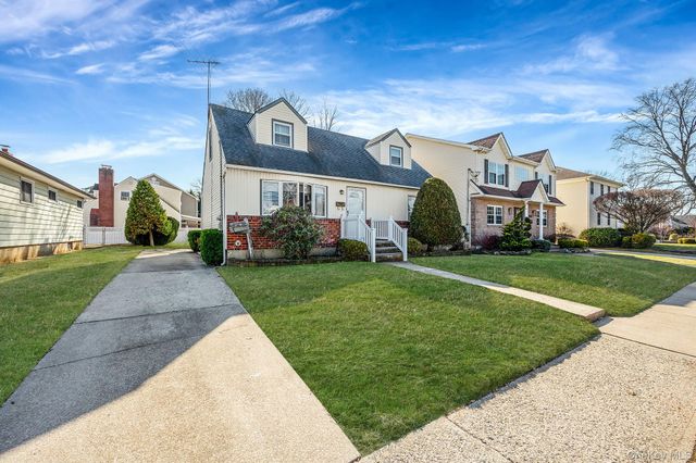 1826 Camp Avenue, Merrick, NY 11566