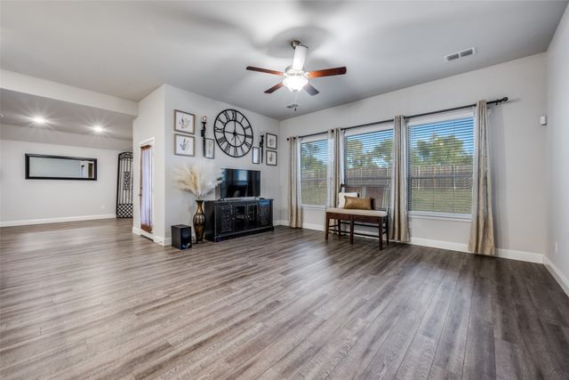 623 Woodridge Drive, Oak Point, TX 75068