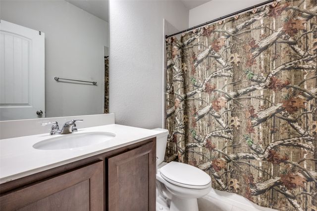 623 Woodridge Drive, Oak Point, TX 75068