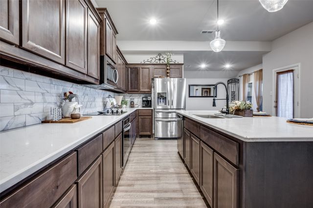 623 Woodridge Drive, Oak Point, TX 75068