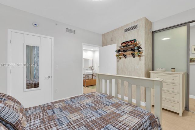 6000 Collins Ave 129, Miami Beach, FL 33140