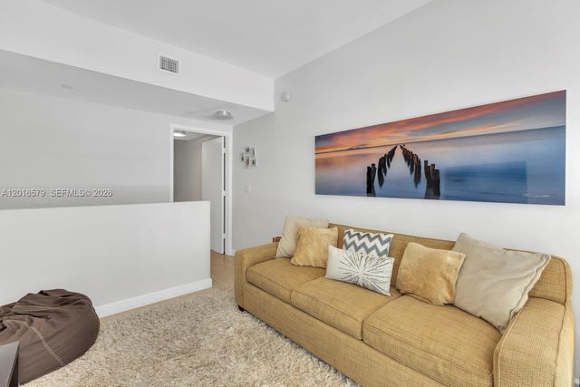 6000 Collins Ave 129, Miami Beach, FL 33140