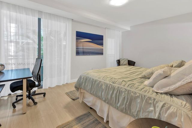 6000 Collins Ave 129, Miami Beach, FL 33140