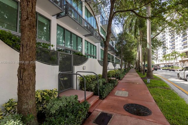 6000 Collins Ave 129, Miami Beach, FL 33140
