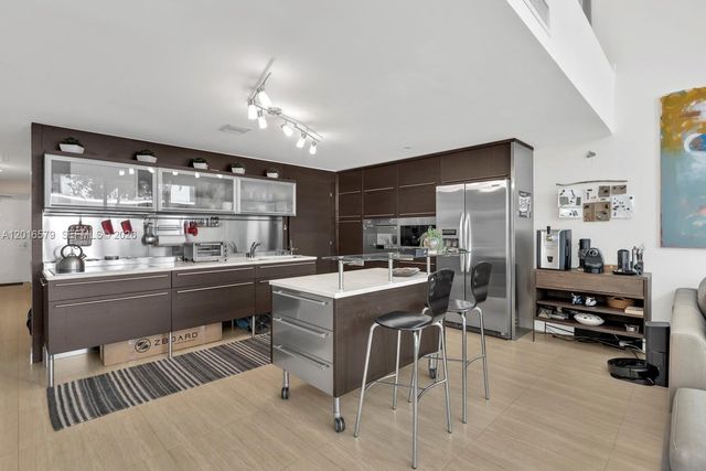 6000 Collins Ave 129, Miami Beach, FL 33140