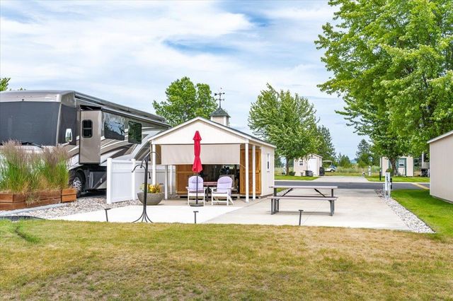 1205 N Country Club Dr, Deer Park, WA 99006