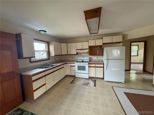 54 Knowlton Avenue, Lackawanna, NY 14218